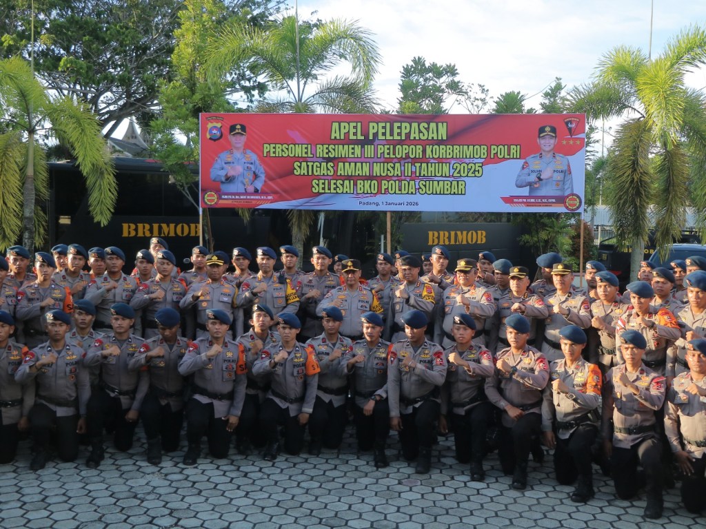 Kapolda Sumbar Pimpin Apel Pelepasan Personel Resimen III Pelopor Brimob Usai Tugas Aman Nusa&nbsp;II