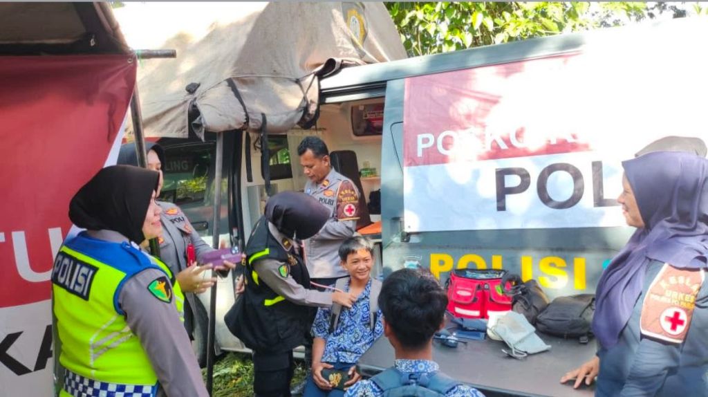 Pastikan Imunitas Warga Terjaga, Polda Sumbar Terjunkan Tim Medis ke Huntara dan Posko&nbsp;Banjir
