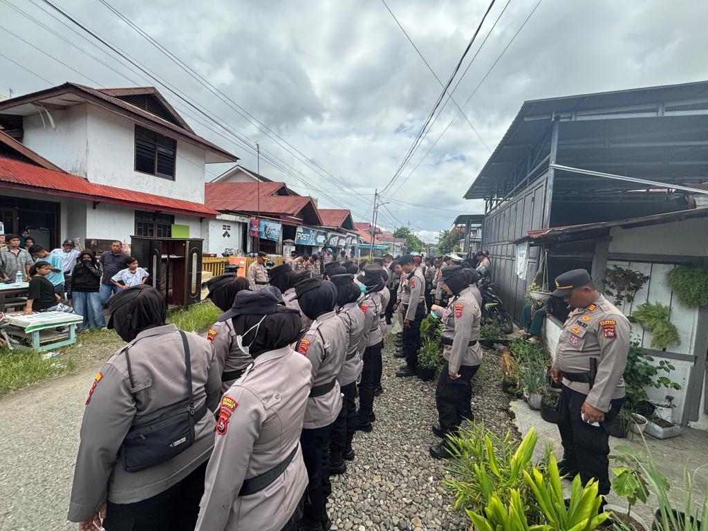 Polwan Polresta Padang Kedepankan Pendekatan Humanis, Eksekusi Lahan Parupuk Tabing Berjalan&nbsp;Kondusif