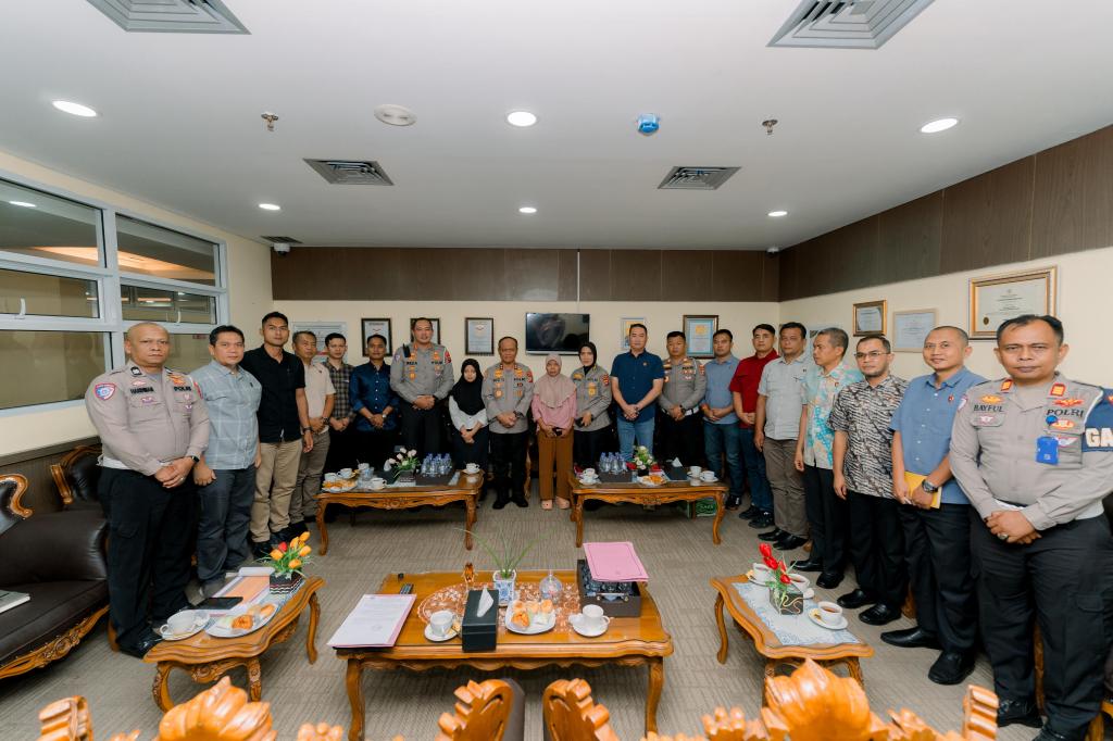 Empat Tahun Menanti Kejelasan, Orang Tua Tiara Fadilla Akhirnya Lega Usai Diterima Kapolda&nbsp;Sumbar