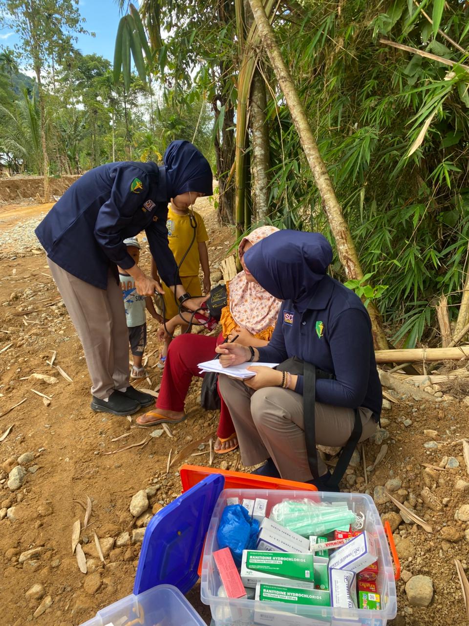 Polda Sumbar Terus Gencarkan Bakti Kesehatan di Lokasi Banjir, 92 Warga Kembali&nbsp;Terlayani
