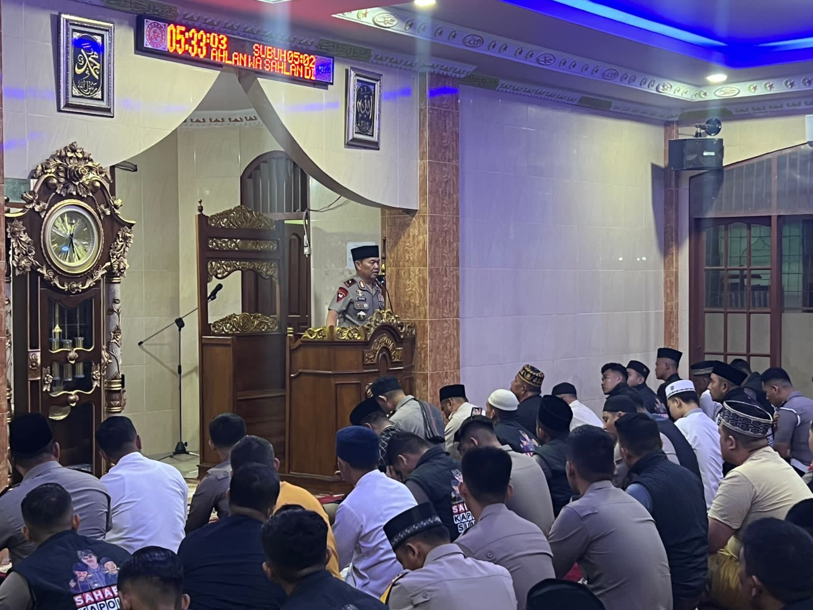 Pimpin Subuh Berjamaah, Wakapolda Sumbar: Jadikan Pelayanan Ladang Ibadah dan Langkah Menuju Kesuksesan