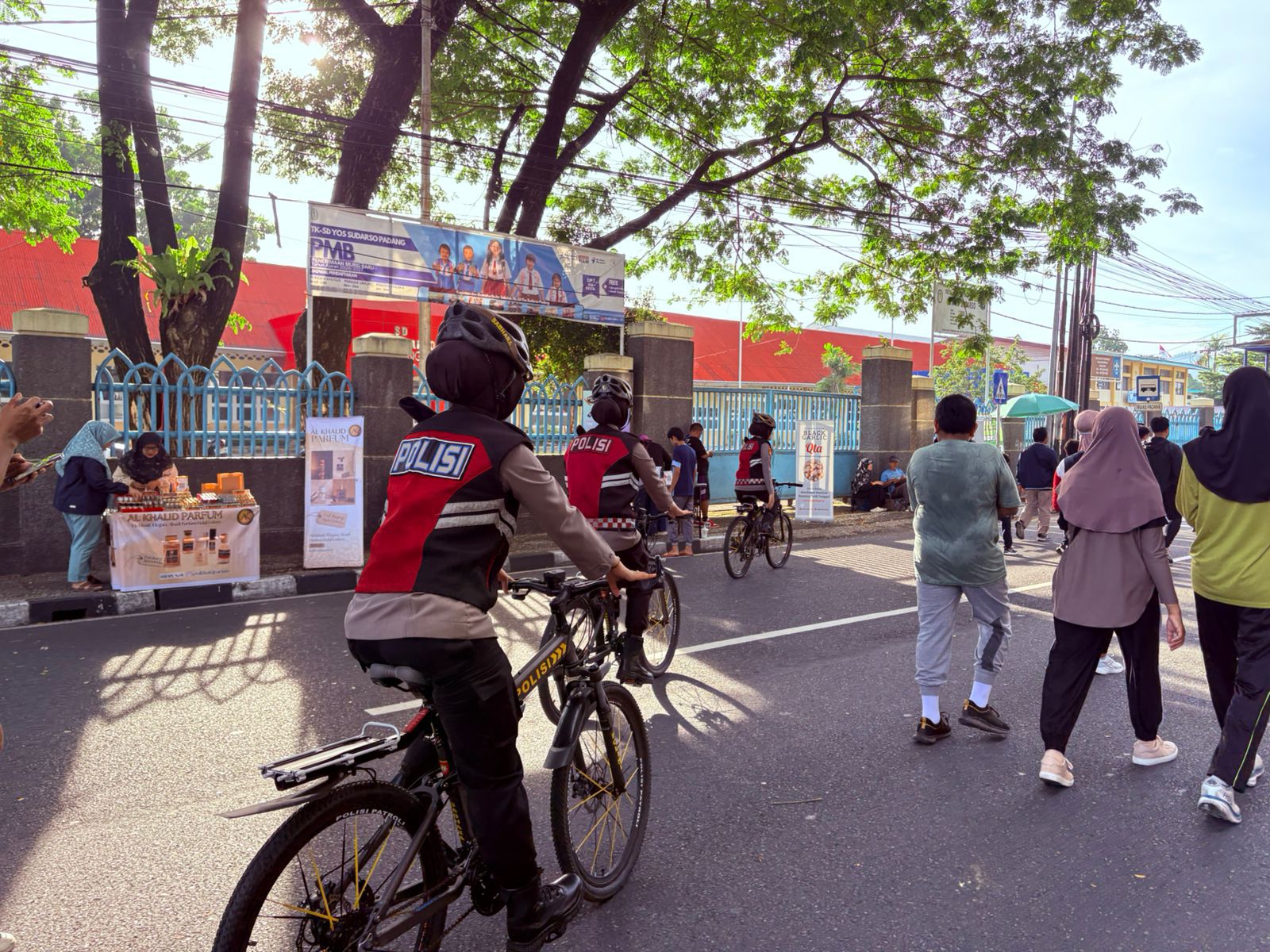 Polwan Puti Singgalang Polda Sumbar Gelar Patroli Bersepeda, Jamin Keamanan Warga di Area CFD