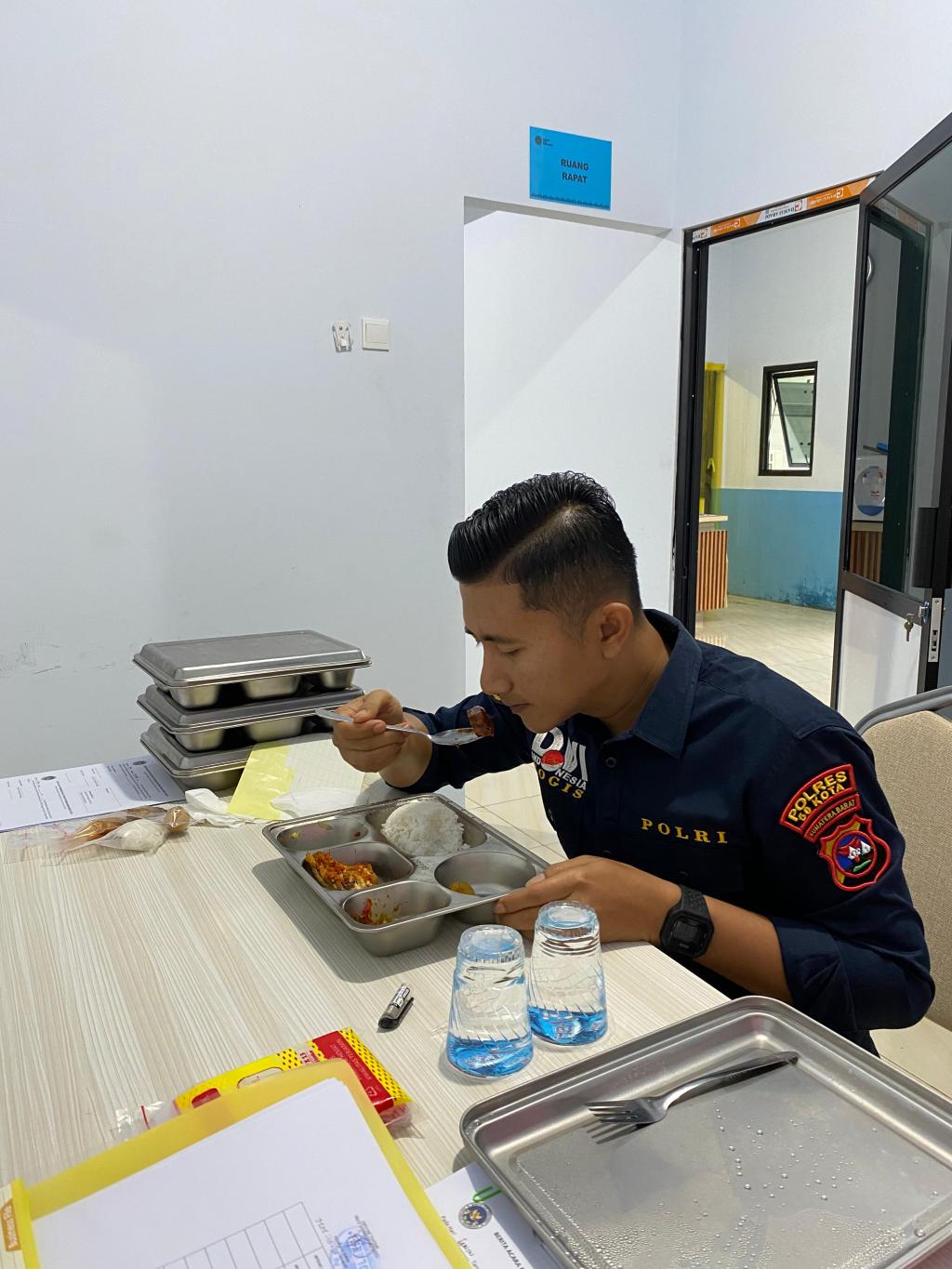 Personel Dokkes Polres 50 Kota Laksanakan Pengecekan Food Safety SPPG Yayasan Kemala&nbsp;Bhayangkari