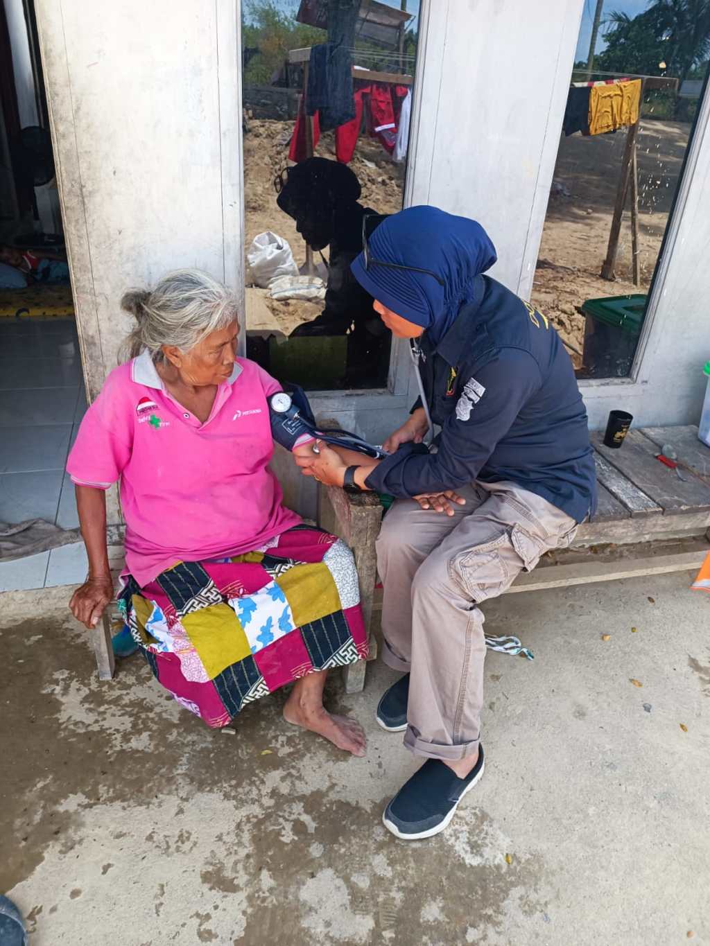 Polda Sumbar Gelar Baktikes di Lokasi Terdampak Bencana, 7 Posko Kesehatan Layani Ratusan&nbsp;Pengungsi
