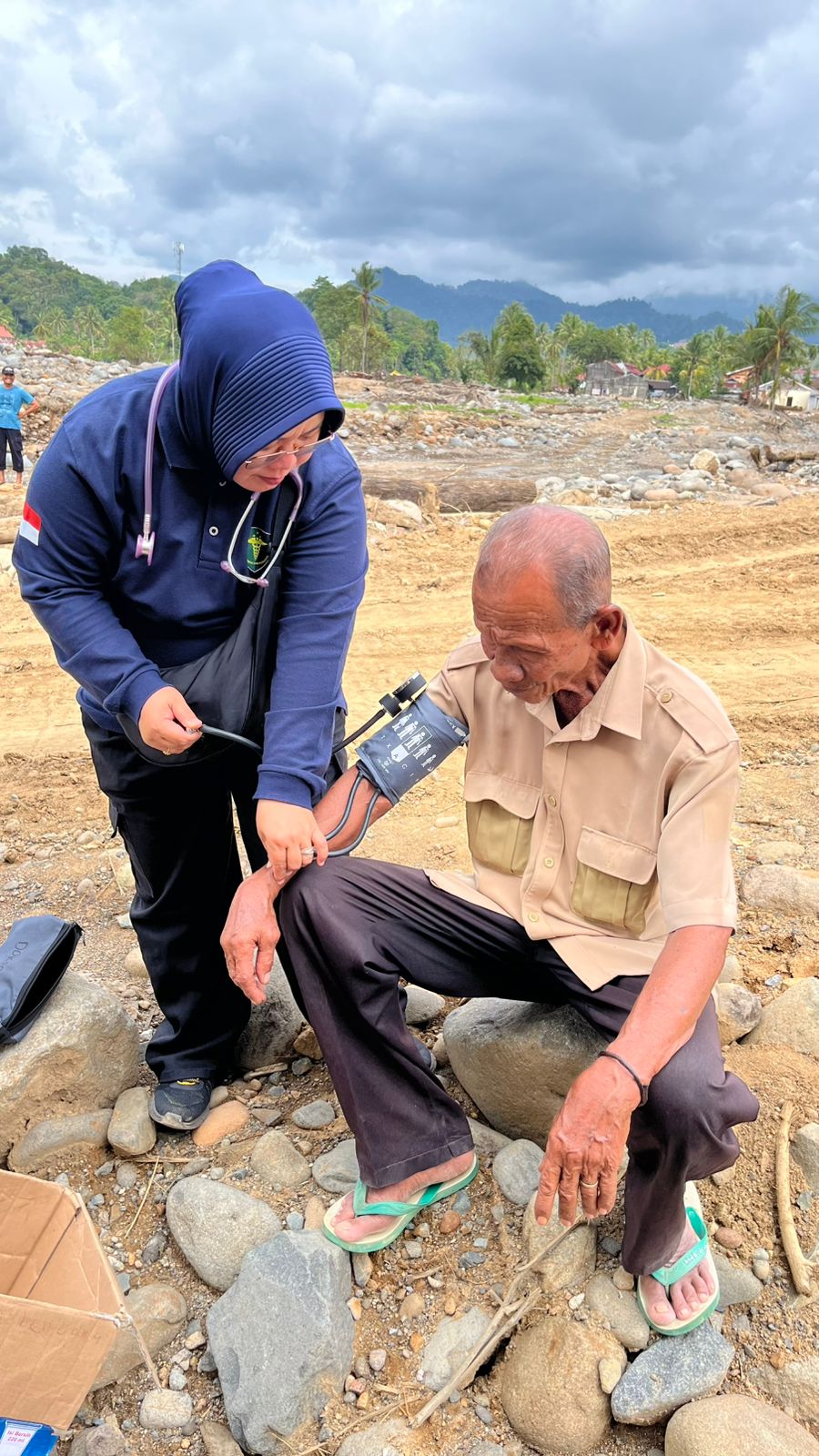 Biddokkes Polda Sumbar Intensifkan Pengobatan Gratis, 83 Warga Terdampak Banjir di 6 Lokasi Dapatkan Layanan Medis