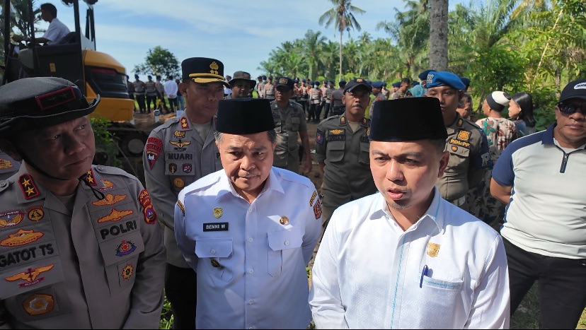 Bupati dan Ketua DPRD Agam Apresiasi Polda Sumbar atas Penyelenggaraan Shalat dan Pemakaman Jenazah Korban&nbsp;Bencana
