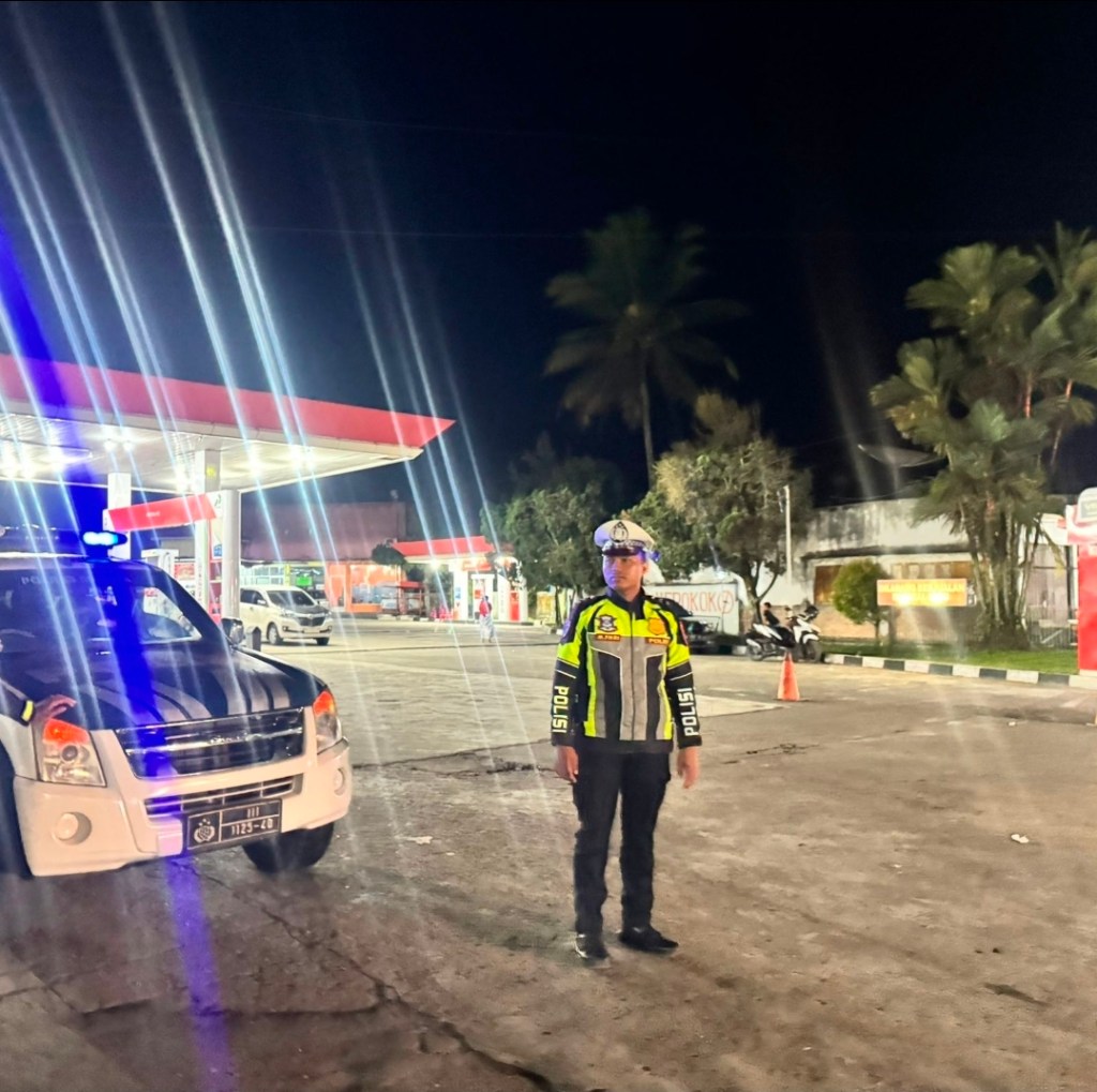 Ciptakan Kamseltibcar Lantas, Personil Sat Lantas Polres 50 Kota Gelar Patroli&nbsp;Malam