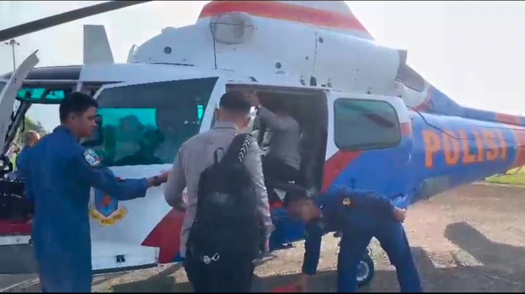 Kapolda Sumbar Tinjau Langsung Wilayah Terdampak Banjir di Agam Menggunakan Helikopter&nbsp;Polairud