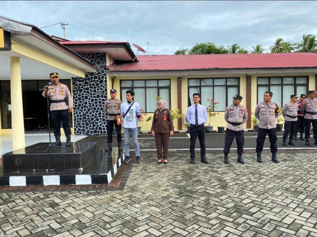 Personel Polres Pariaman Donorkan Darah untuk Kemanusiaan,karena setetes darah sangat&nbsp;berarti.