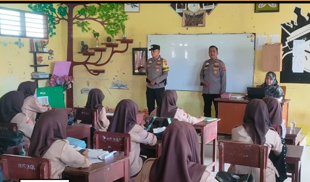 Jaring Minat Generasi Muda, Polsek Lunang Silaut Gencarkan Sosialisasi Penerimaan Polri di SMAN 1 Silaut