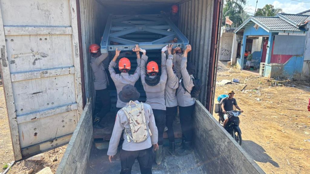 Target 15 Hari, Polda Sumbar Kebut Pembangunan Dua Jembatan Bailey di&nbsp;Agam