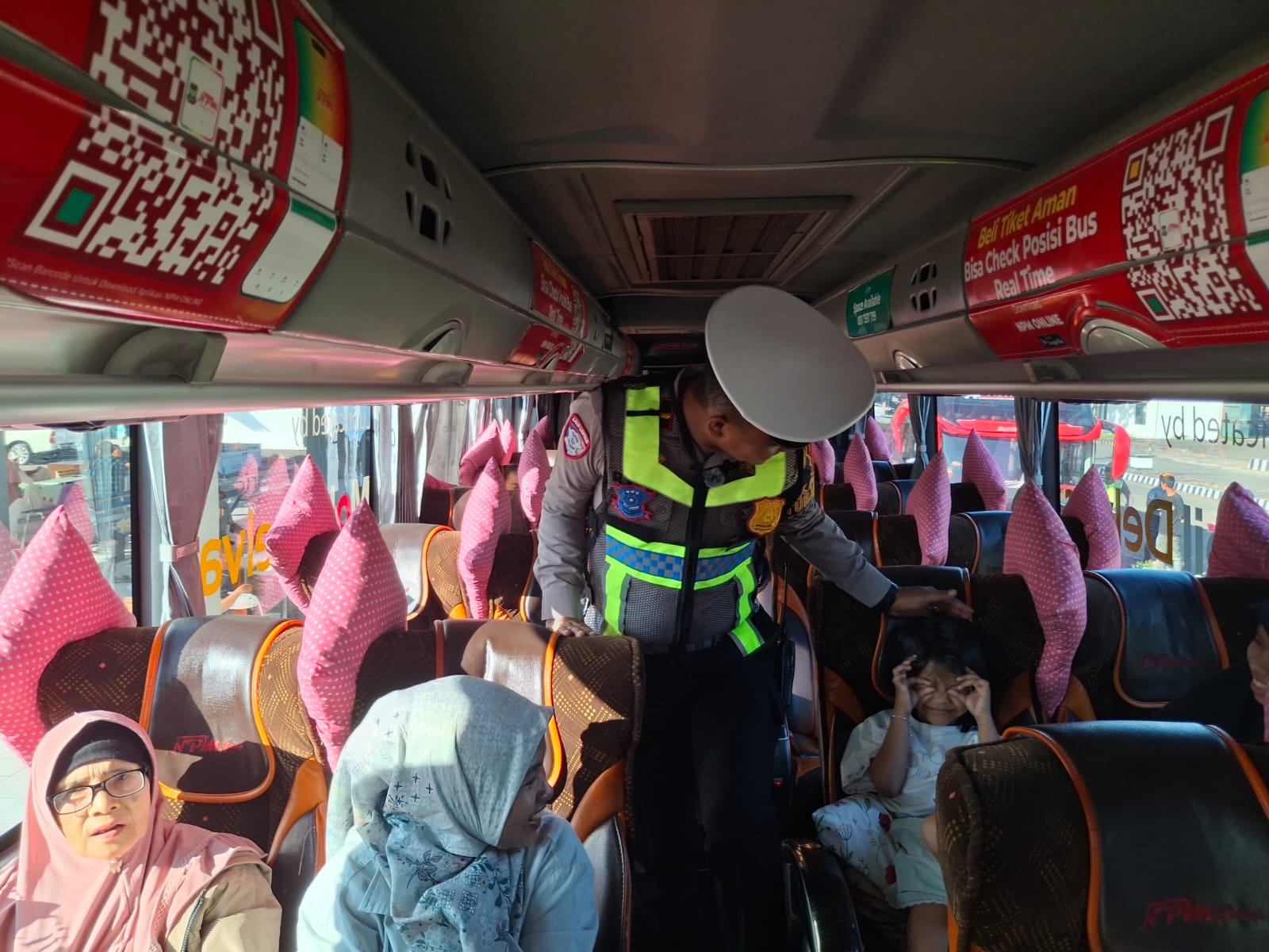 Cegah Kecelakaan, Satlantas Polres Pariaman Gelar Ramp Check Bus dalam Operasi Keselamatan Singgalang 2026