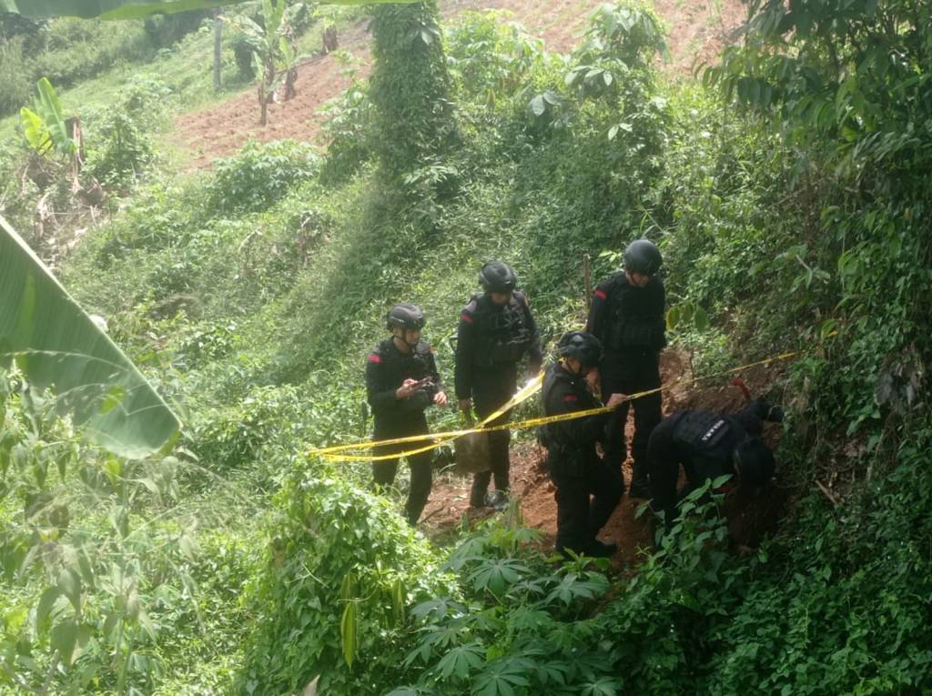 Sinergi Polsek Guguk dan Brimob Polda Sumbar Amankan Mortir Aktif di&nbsp;Mungka