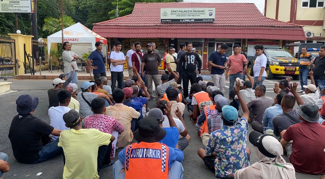 Ciptakan Rasa Aman Menjelang Ramadhan, Polresta Padang Bersihkan Pasar Raya dari Pungli