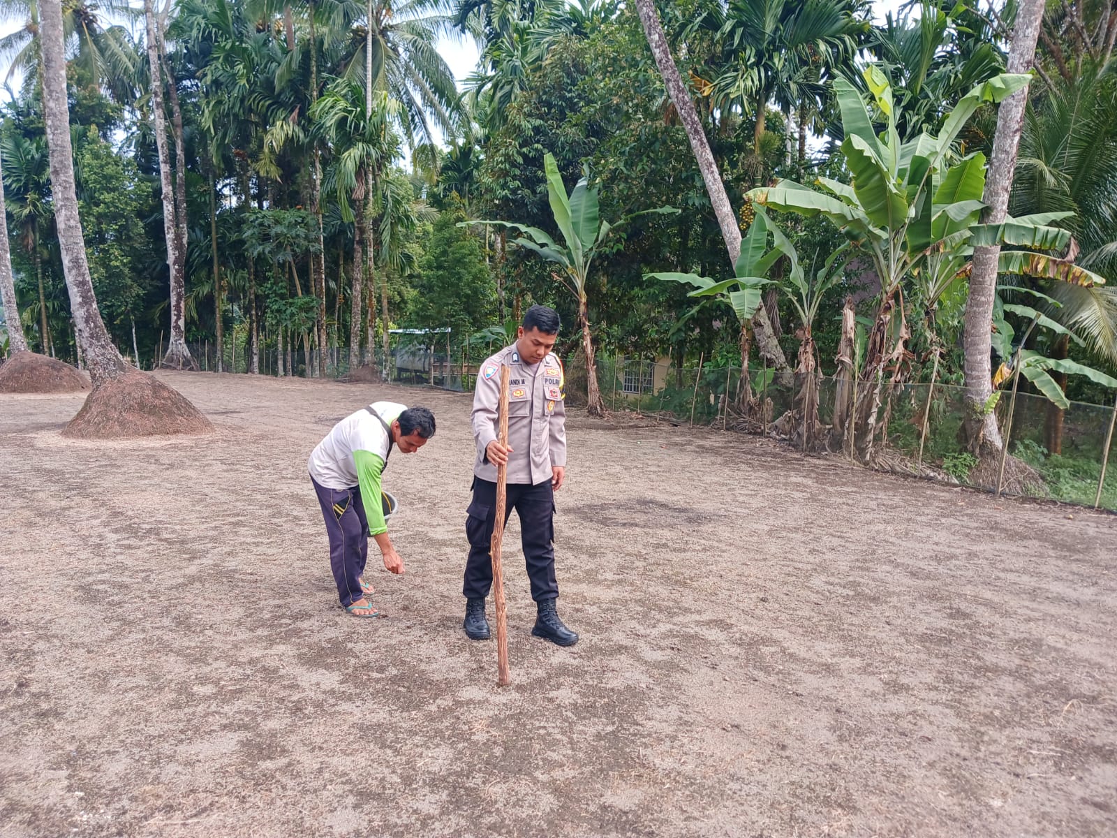 Bhabinkamtibmas bersama warga binaan dukung program pemerintah dalam ketahanan pangan.