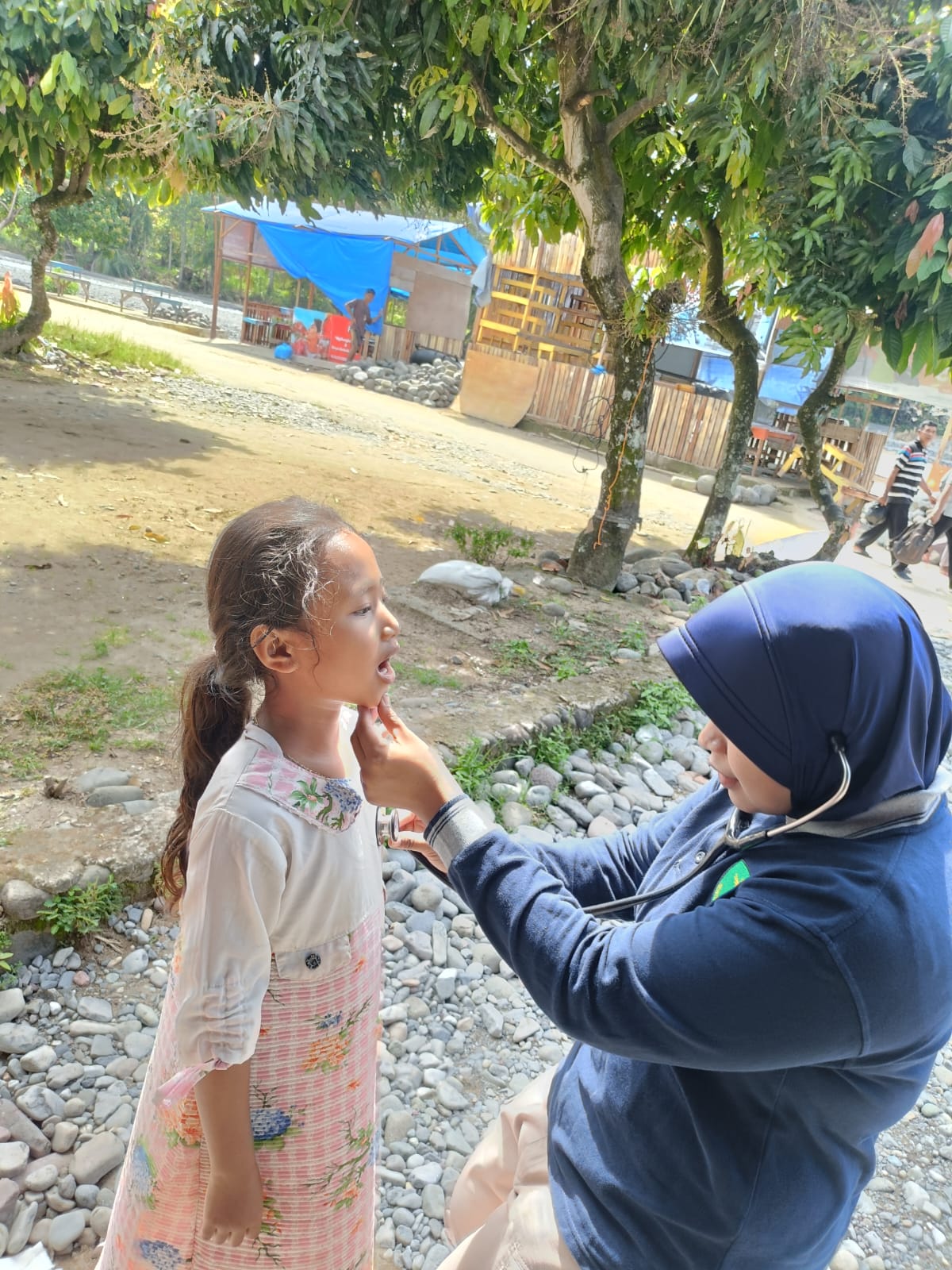 Polda Sumbar Terjunkan Tim Dokkes, Berikan Layanan Kesehatan Gratis bagi Korban Banjir