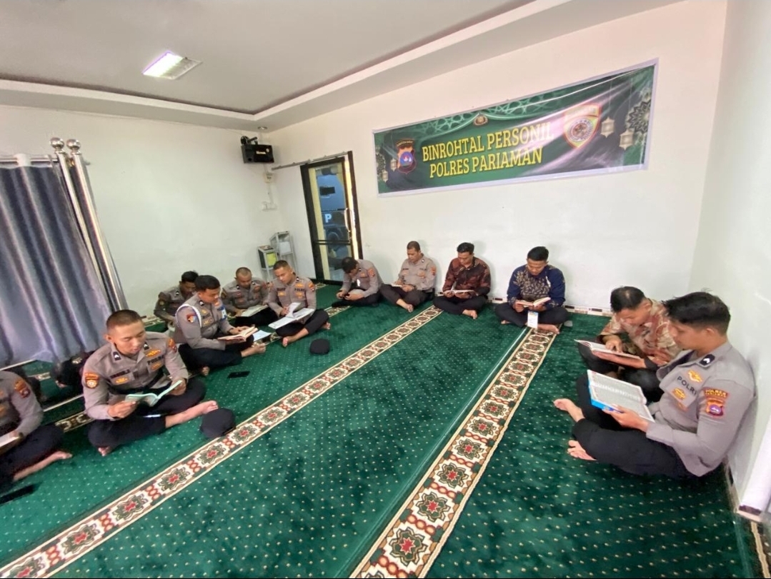 Personel Polres Pariaman Isi Pagi selama bulan suci Ramadan dengan Tadarus Al-Qur’an
