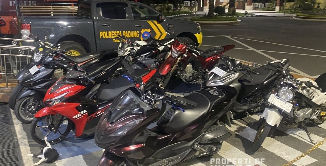 Polresta Padang Amankan 9 Motor Knalpot Brong dalam Patroli Dini Hari di Khatib Sulaiman