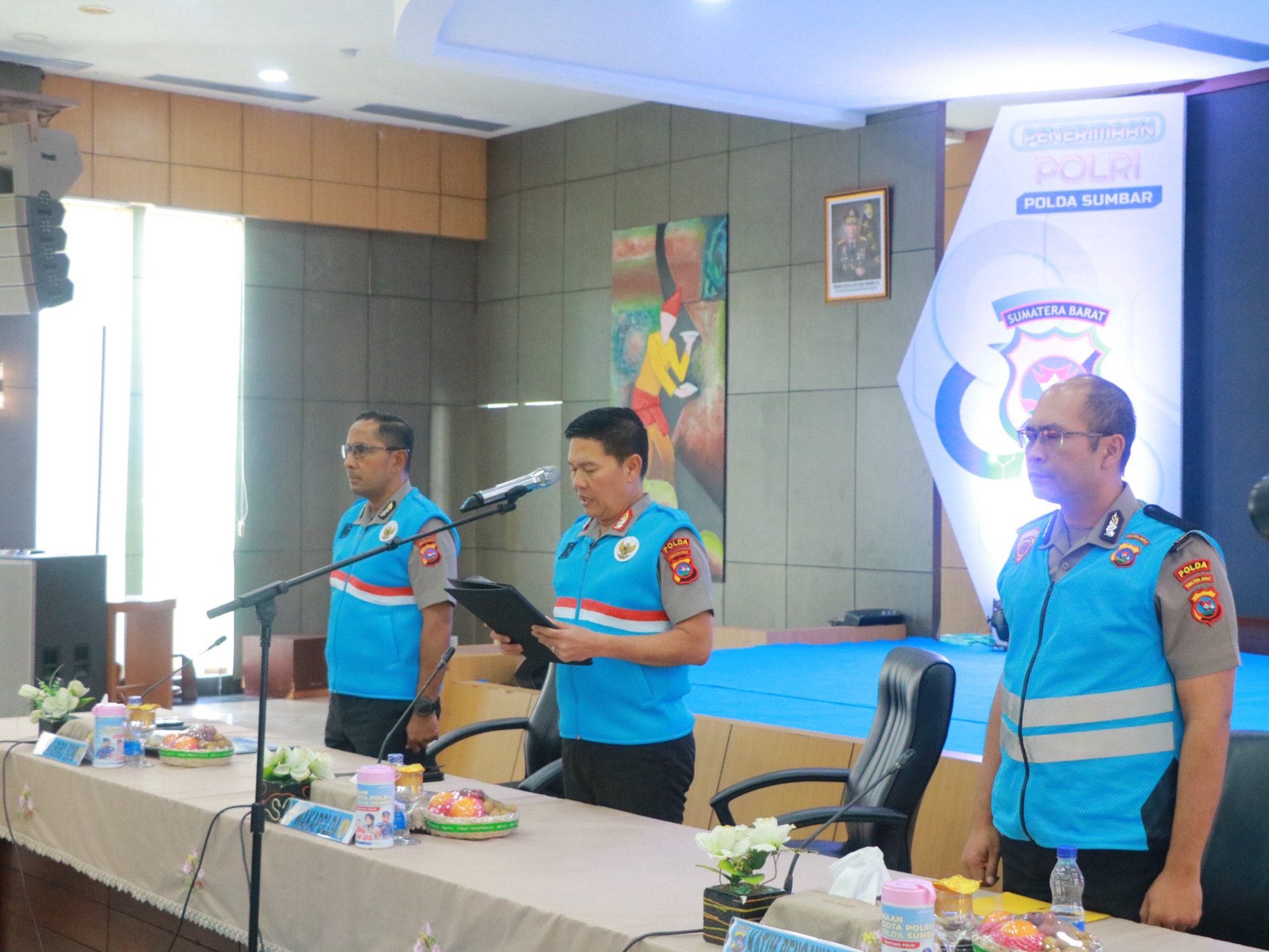 Wakapolda Sumbar Pimpin Pengambilan Sumpah dan Penandatanganan Pakta Integritas Penerimaan Anggota Polri Terpadu Tahun 2026