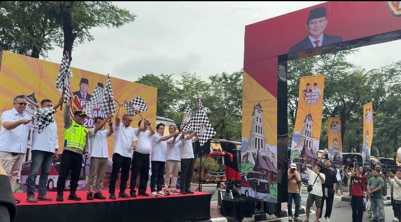 Polda Sumbar Kawal Pulang Basamo Jakarta-Padang, Kapolda Sapa Pemudik dan Siapkan Penyambutan di Dharmasraya