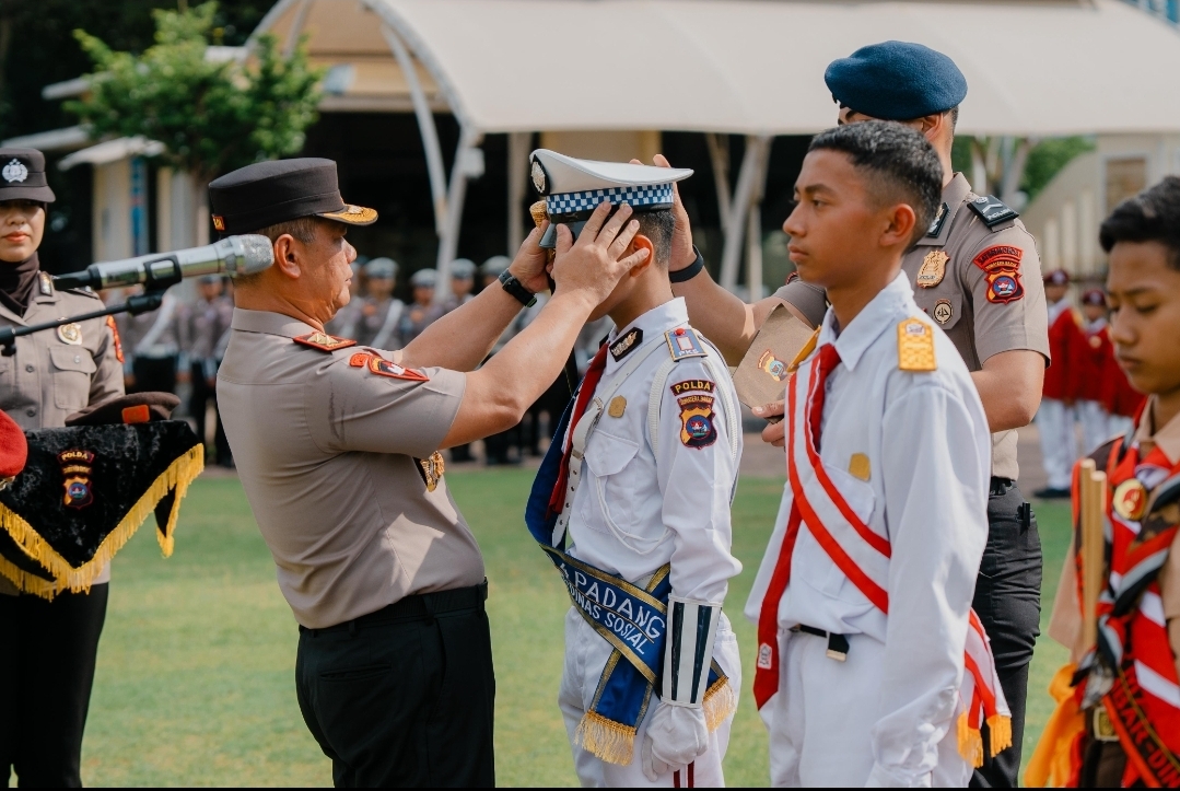 Kapolda Sumbar Pimpin Apel Pembinaan Sekolah Rakyat, Wujudkan SDM Unggul Lewat Program Polri Peduli