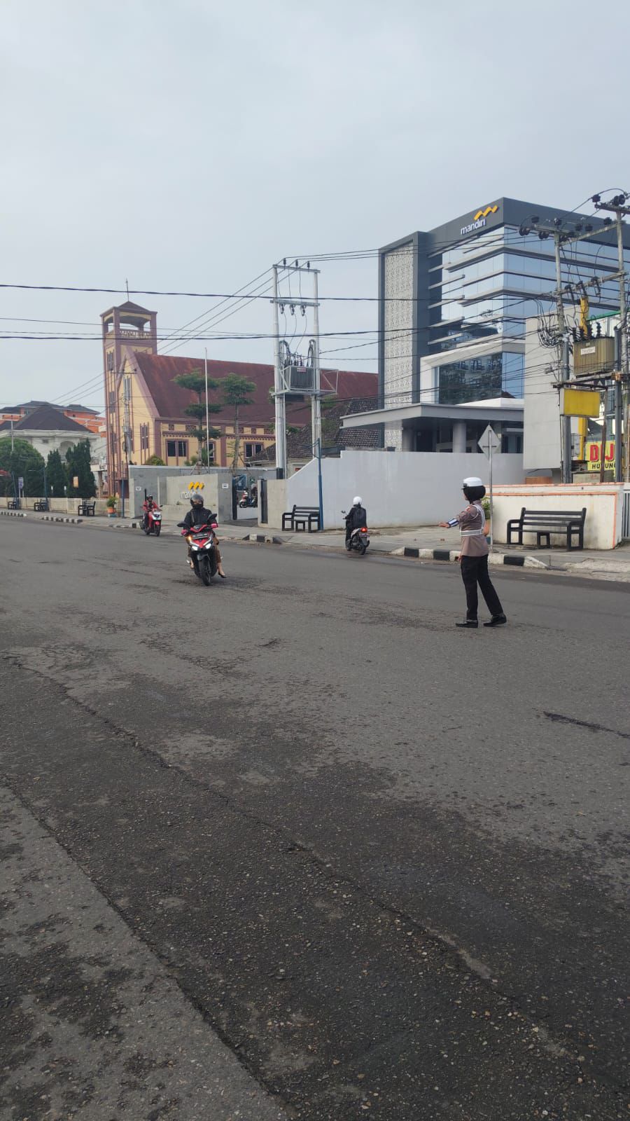 Sigap di Pagi Hari, Sat Lantas Polresta Bukittinggi Hadir Wujudkan Kamseltibcarlantas yang Aman dan Nyaman