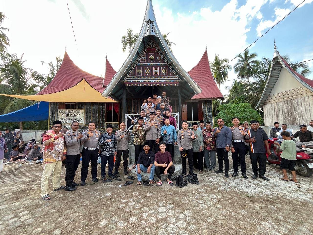 Perkuat Sinergi dengan Ninik Mamak, Kapolres Dharmasraya Silaturahmi ke Kerajaan Padang Laweh