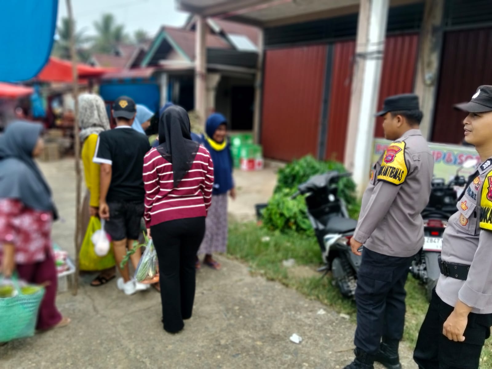 Polsek Koto Baru Beri Rasa Aman Lewat KRYD di Pasar Ampalu