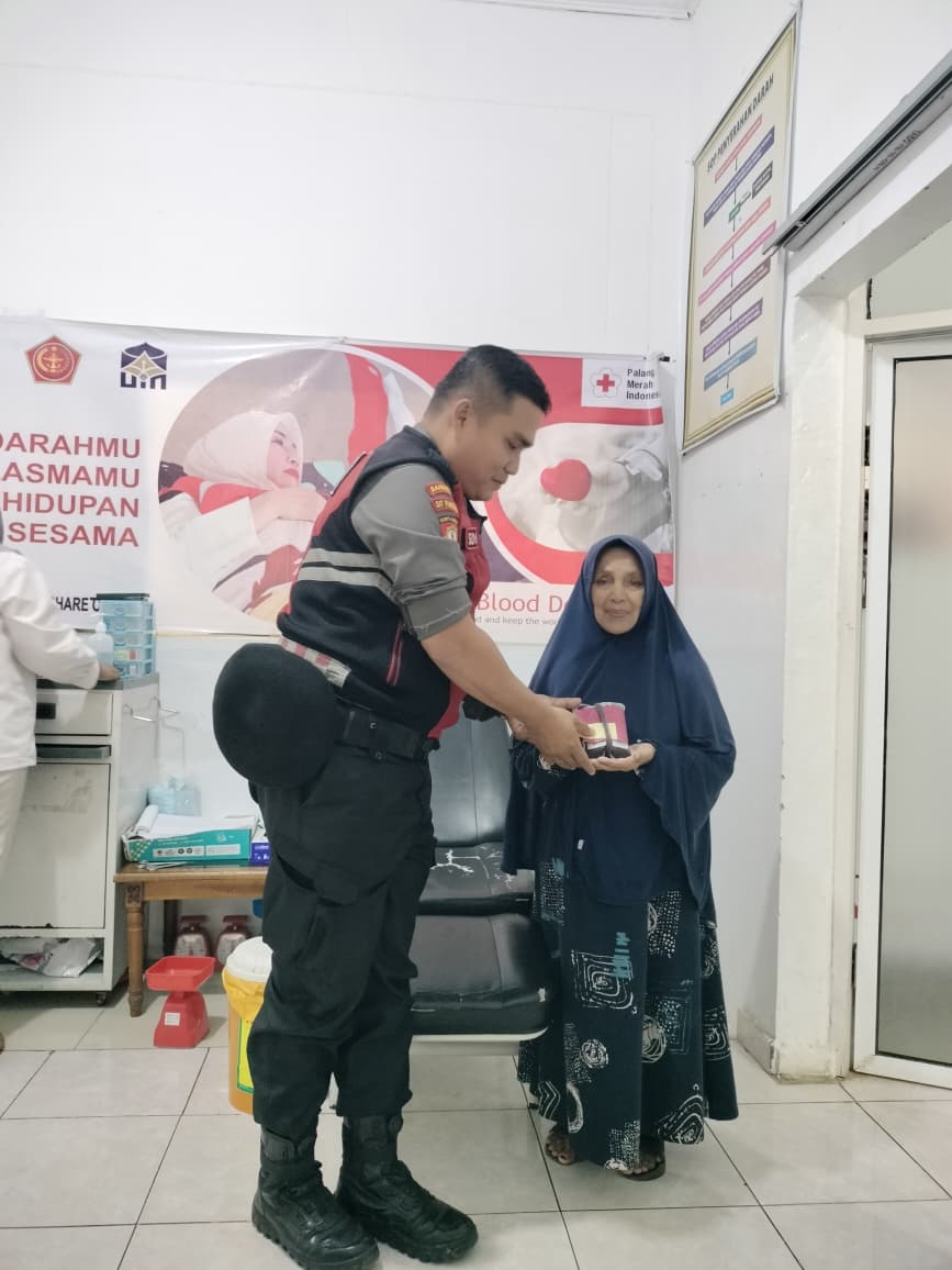 Polres Tanah Datar Tunjukkan Kepedulian, Bantu Warga Dapatkan Donor Darah