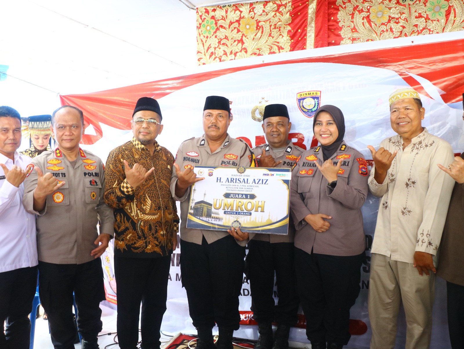 Sukses Digelar, Kapolda Sumbar Serahkan Hadiah Umrah Gratis bagi Pemenang Lomba Pemulasaraan Jenazah
