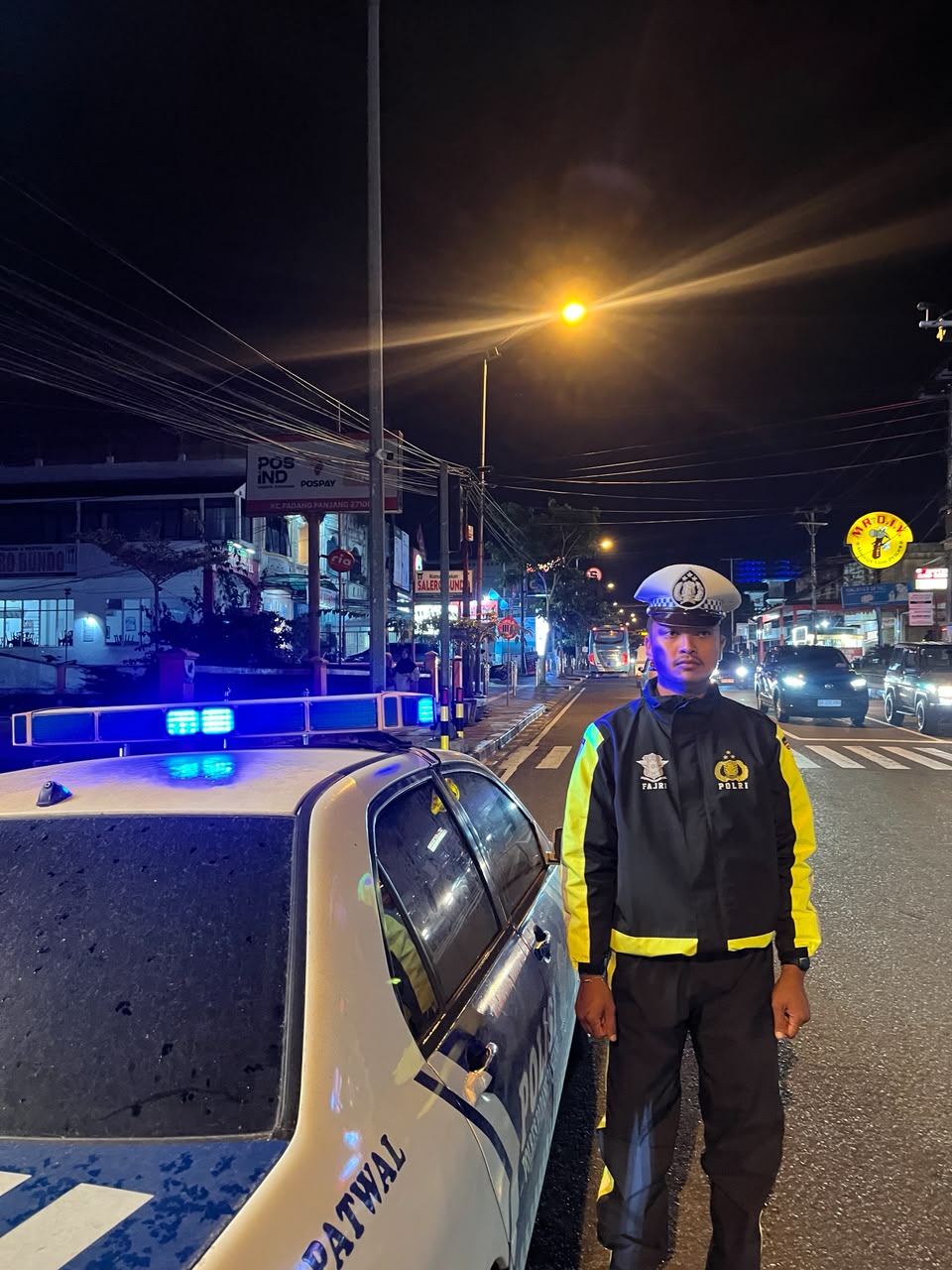 Satlantas Polres Padang Panjang Laksanakan Blue Light Patrol untuk Ciptakan Kamseltibcarlantas