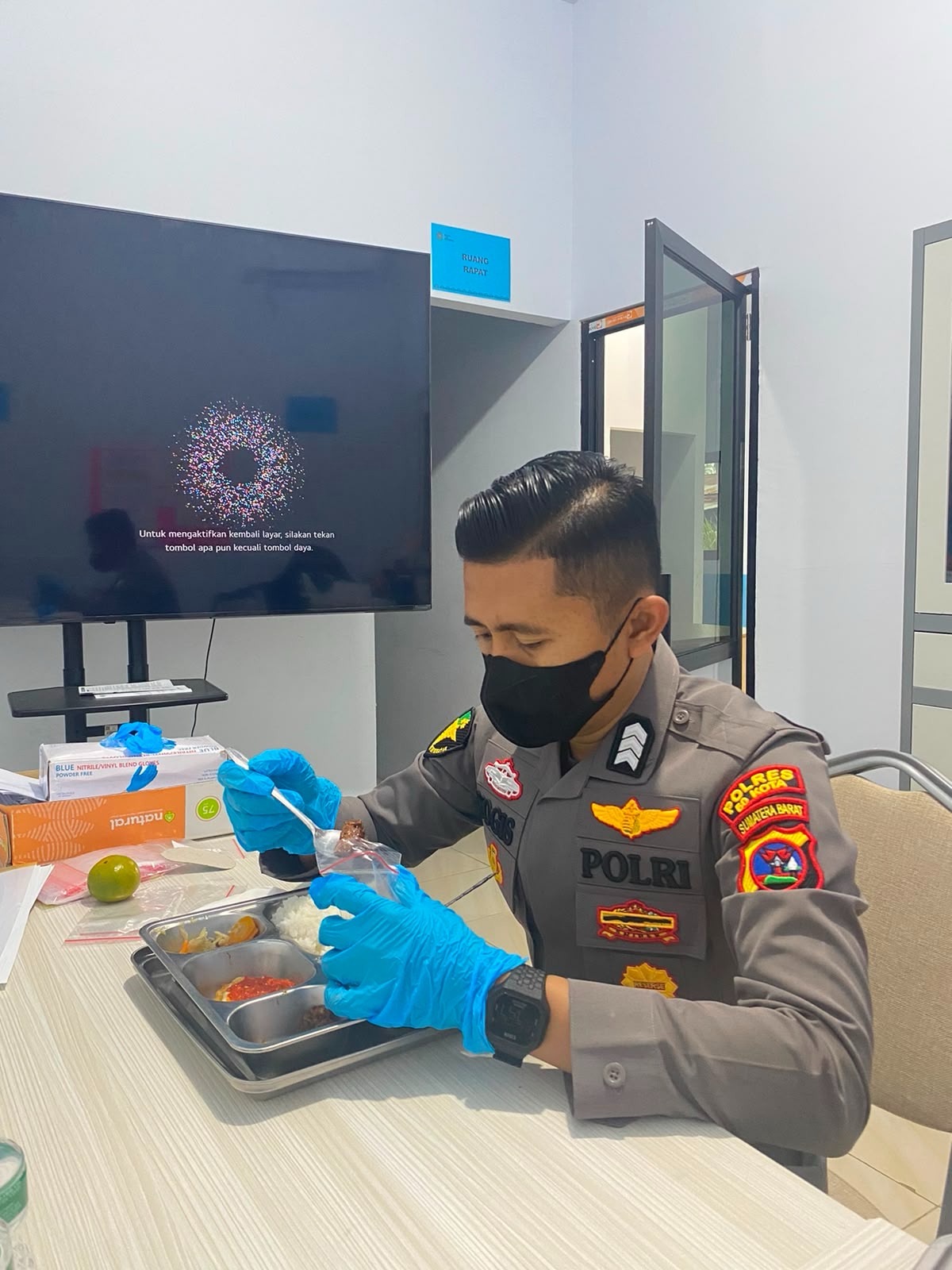 Dokkes Polres 50 Kota Laksanakan Food Safety MBG di SPPG Guguk, Pastikan Menu Bergizi Aman Dikonsumsi