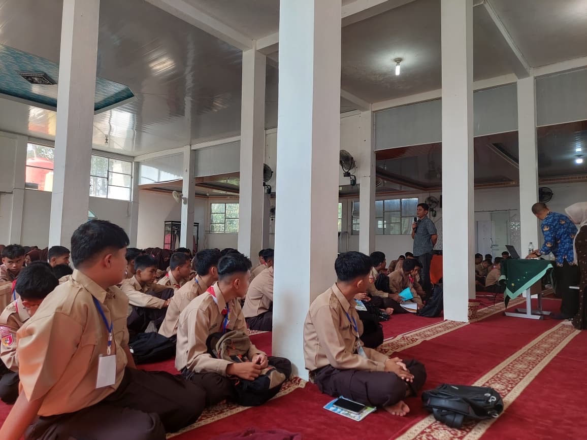 Penyuluhan & Sosialisasi Antisipasi Peredaran Gelap Narkotika kepada pelajar SMAN 2 Sijunjung kelas X dalam program MPLS