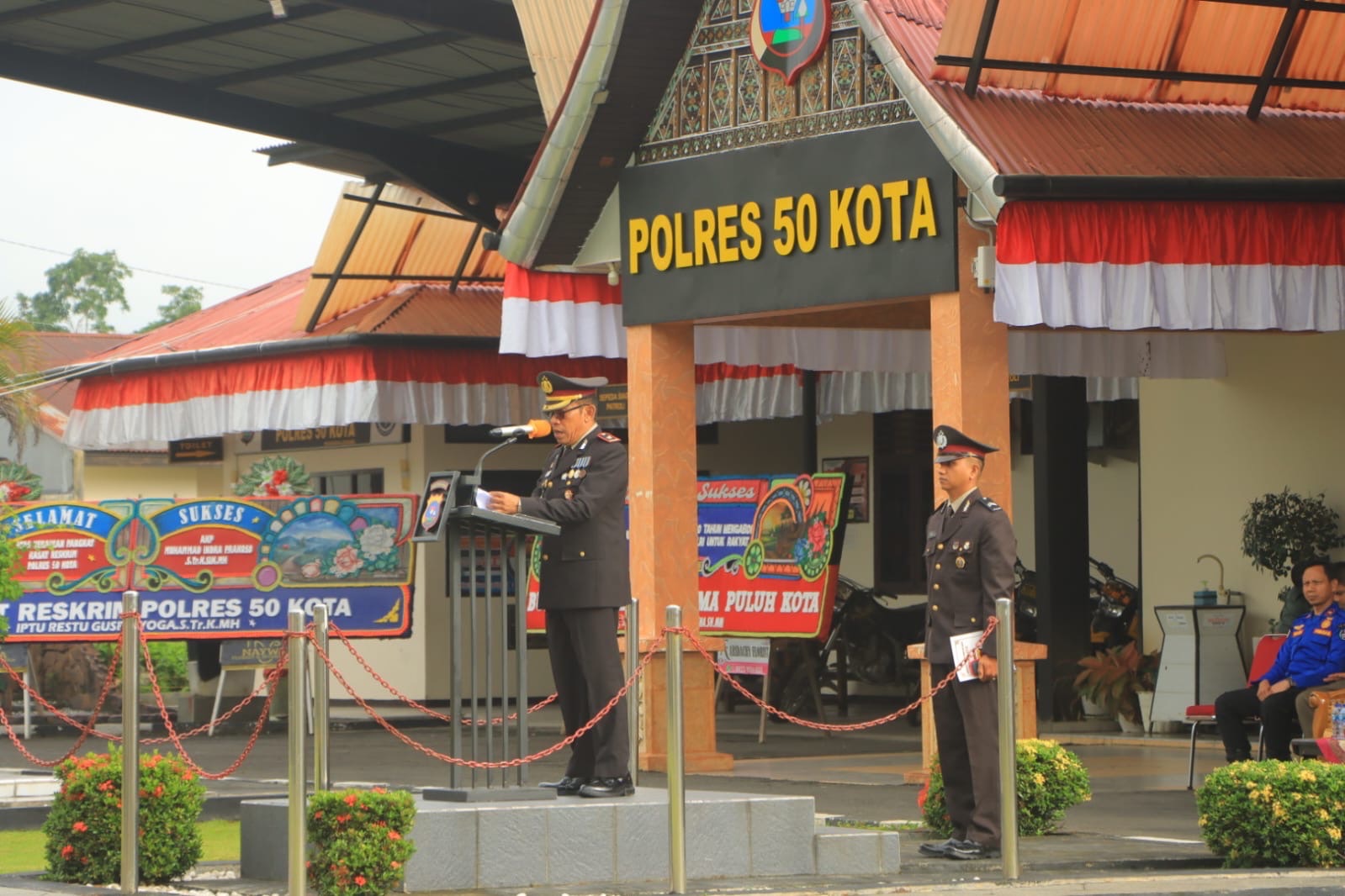 Waka Polres 50 Kota Pimpin Upacara Hari Bhayangkara ke-80, Bacakan Amanat Presiden RI