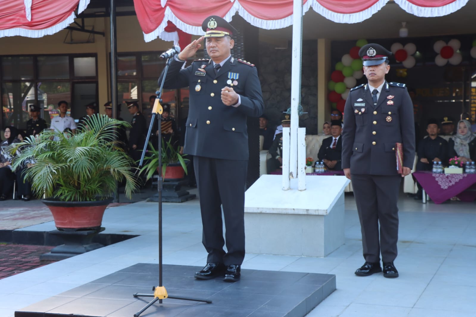Kapolres Pasaman AKBP Muhammad Agus Hidayat, SH, SIK&nbsp; Irup&nbsp; Hari Bhayangkara ke-80 di Kota Lubuk Sikaping