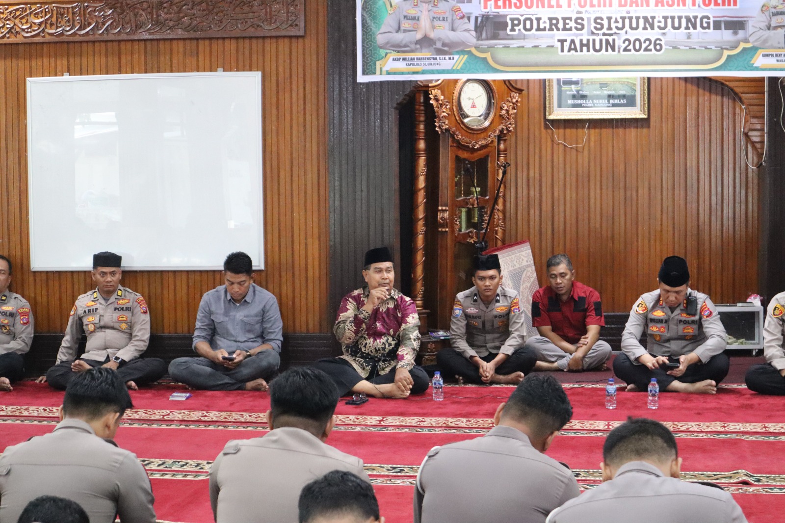 Kegiatan Rutinan Binrohtal dan Yasinanan Personel Polres Sijunjung di Musholla Nurul Ikhlas Polres Sijunjung