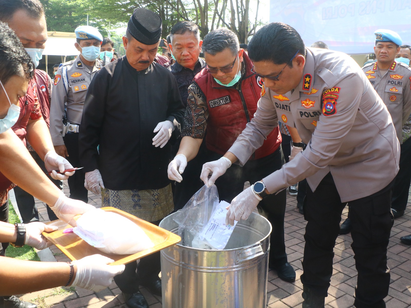 Polda Sumbar Ungkap 61 Kasus Narkotika, Puluhan Kilogram Barang Bukti Dimusnahkan