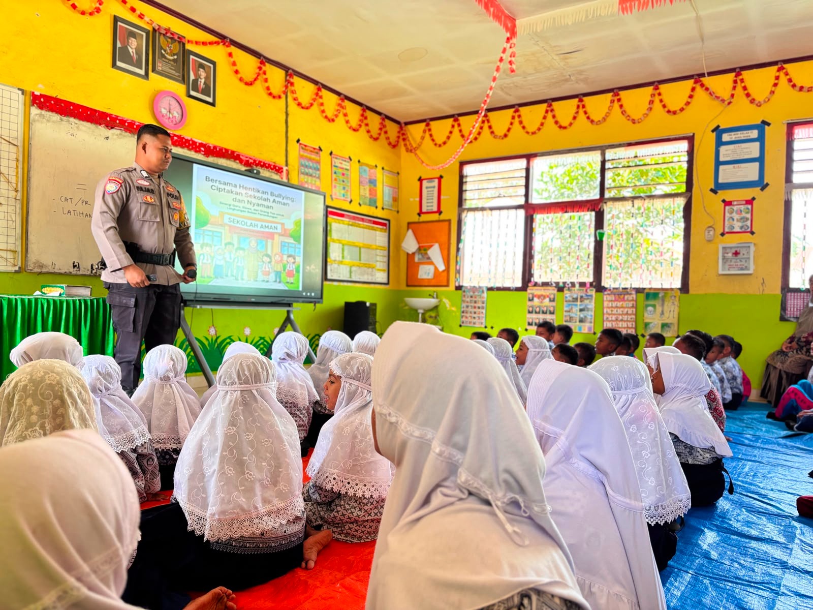 Bhabinkamtibmas Nagari Koto Tuo Sosialisasikan Pencegahan Bullying kepada Siswa SD Negeri 04 Koto Tuo