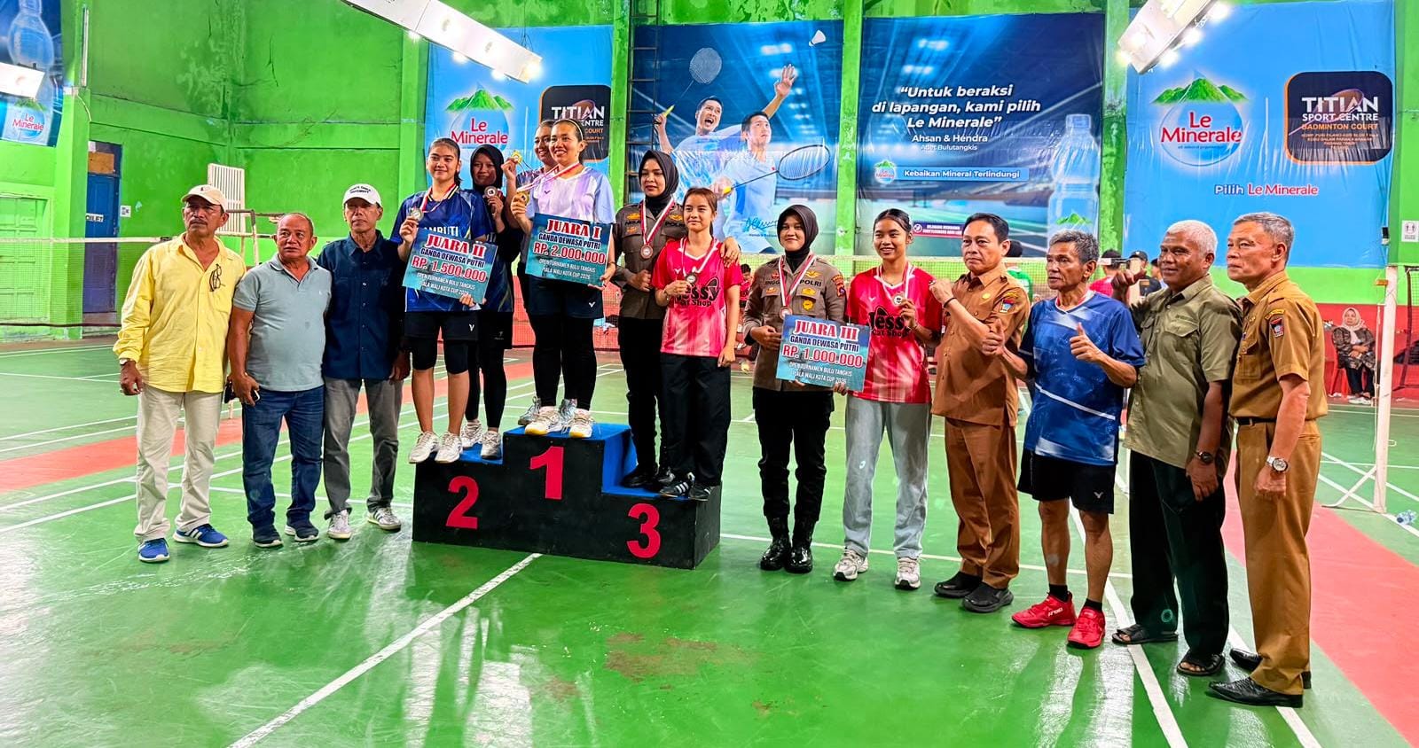 Atlet Badminton Binaan Biro SDM Polda Sumbar Borong Prestasi di Ajang Wali Kota Cup 2026