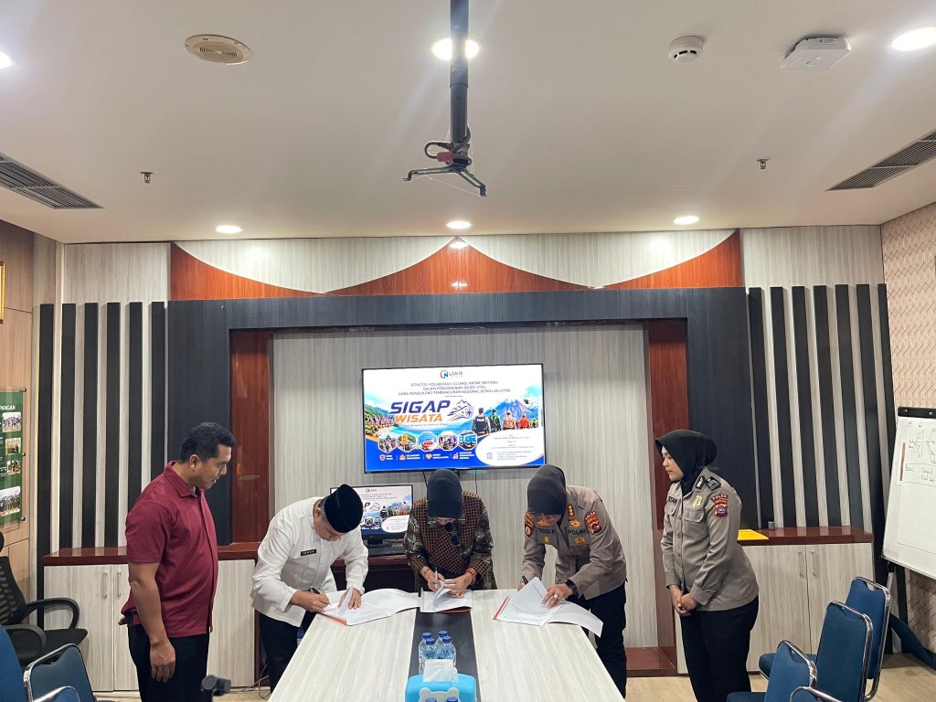 Perkuat Sektor Pariwisata, Polda Sumbar Bersama Pemprov Teken MoU Pengamanan Kawasan Wisata Berbasis Kolaborasi