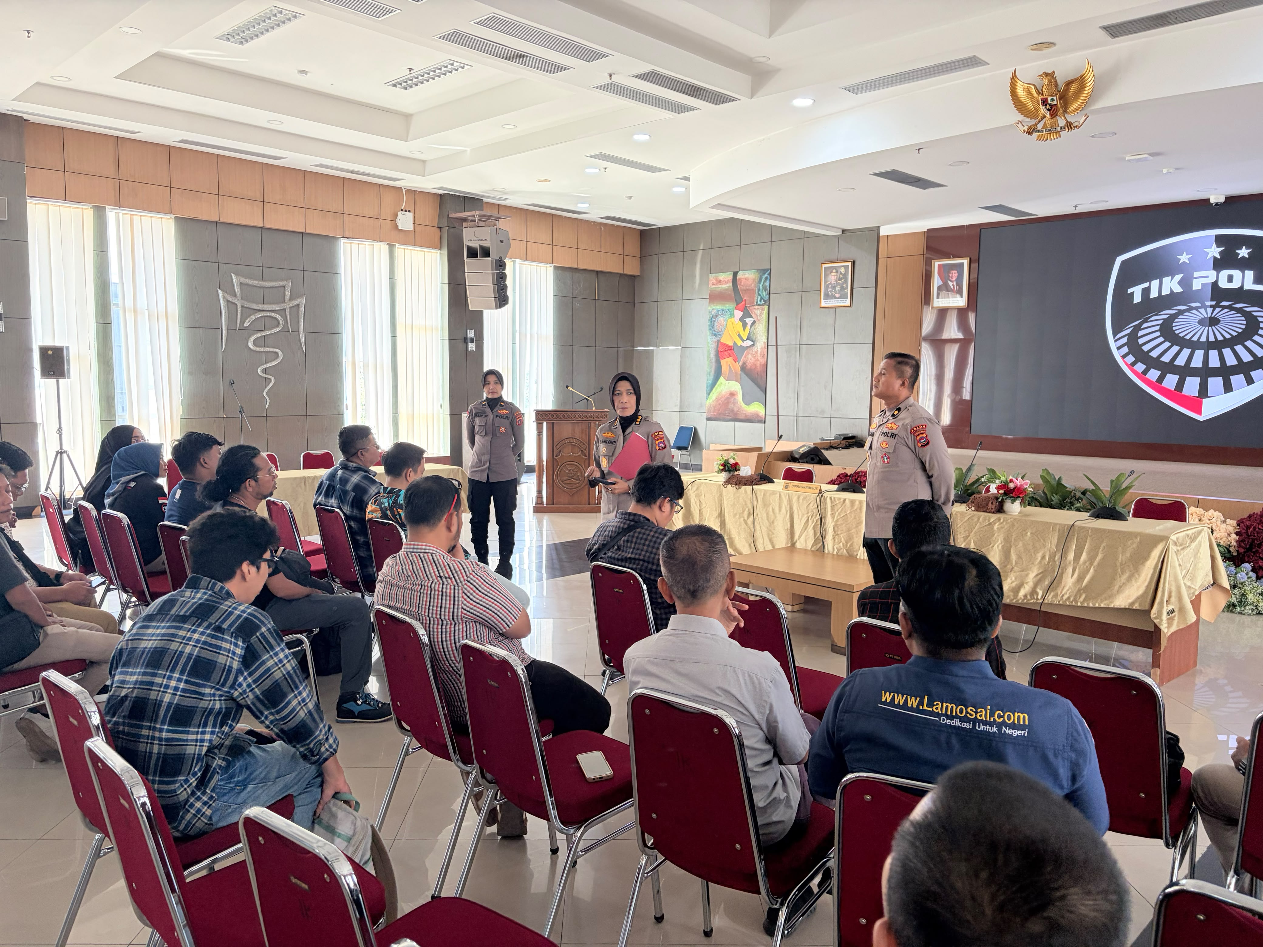 Sinergi Bidhumas Polda Sumbar dan Insan Pers, Kombes Pol Susmelawati Rosya: Media Berperan Vital Sebagai Kontrol Sosial dan Mencerdaskan Bangsa