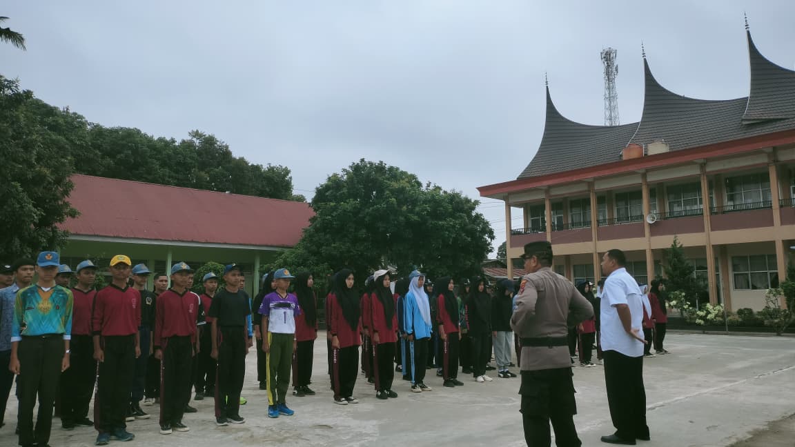 Siapkan Generasi Tangguh, Kanit Binmas Polsek Suliki Gembleng Calon Paskibraka HUT RI ke-81
