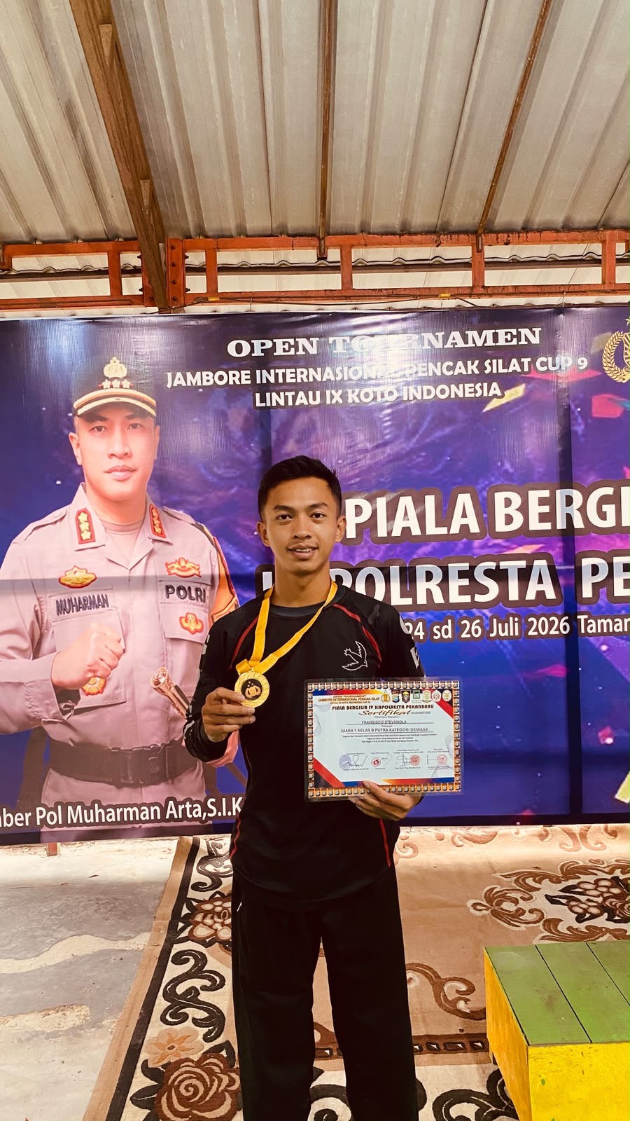 Personel Dengegana Satbrimob Polda Sumbar Sabet Emas dan Gelar Pesilat Terbaik di Jambore Internasional Pencak Silat Piala Kapolresta Pekanbaru