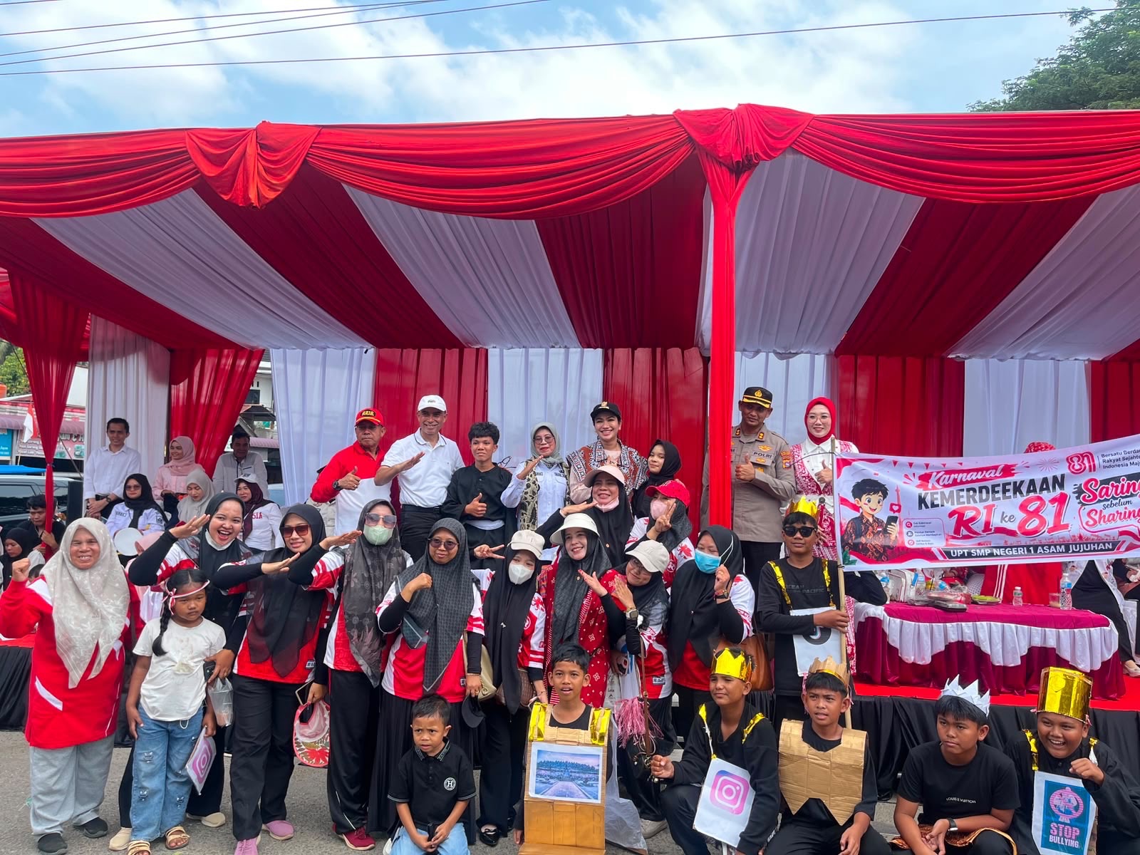 Kapolres Dharmasraya Hadiri Pawai HUT ke-81 RI di Pulau Punjung Bersama Bupati dan Forkopimda
