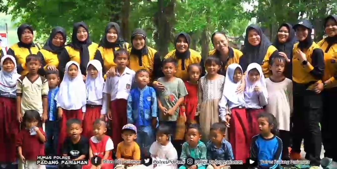 Hari Jadi Polwan ke-78, Polwan Polres Padang Pariaman Gelar Trauma Healing untuk Anak Korban Bencana