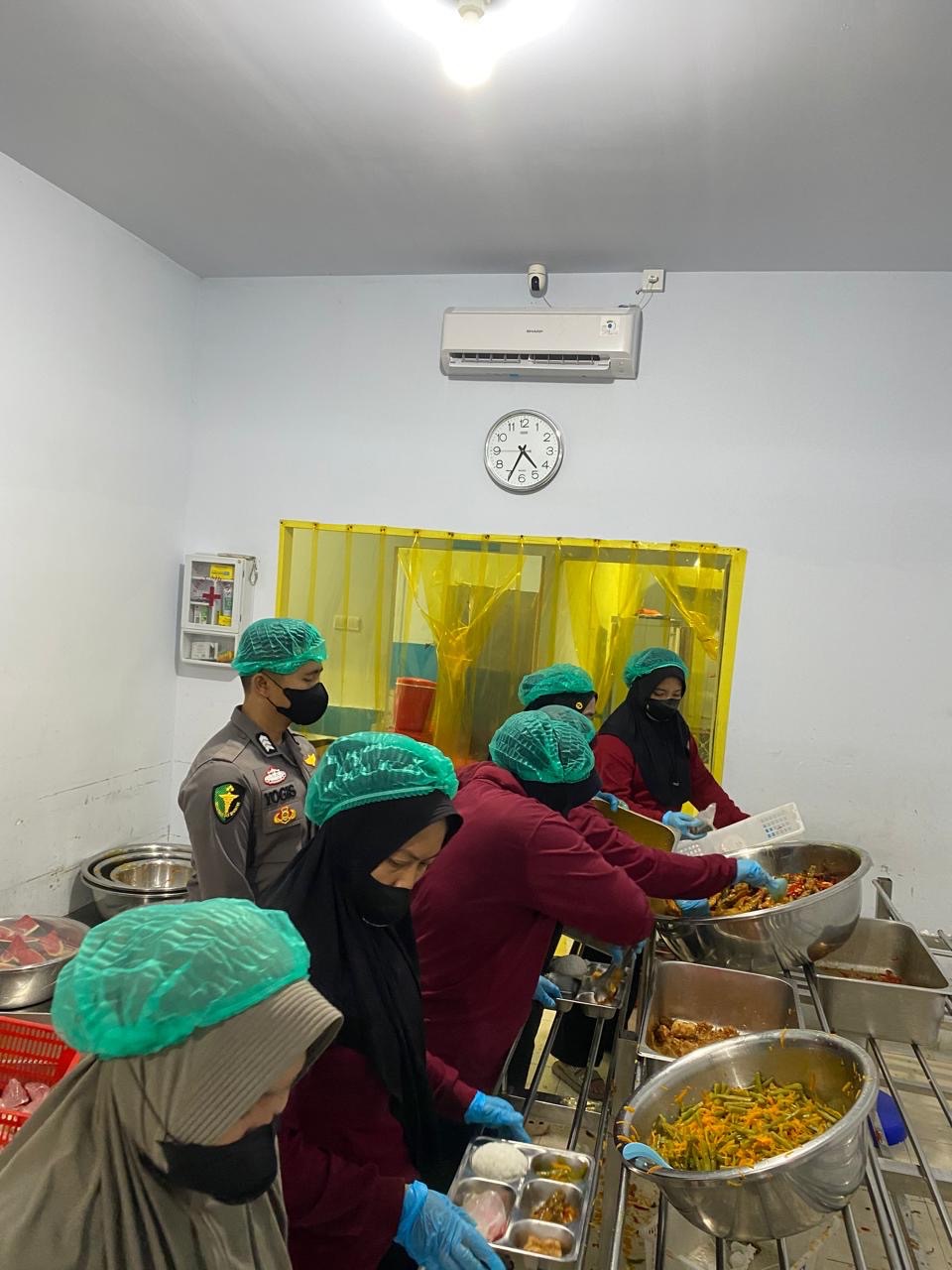 Dokkes Polres 50 Kota Pastikan Keamanan dan Higienitas Menu MBG di SPPG Guguk
