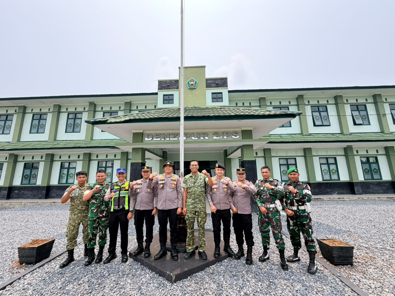 Polres 50 Kota Sambangi Denzipur 02/PS, Perkuat Sinergitas TNI-Polri di HUT ke-81 TNI