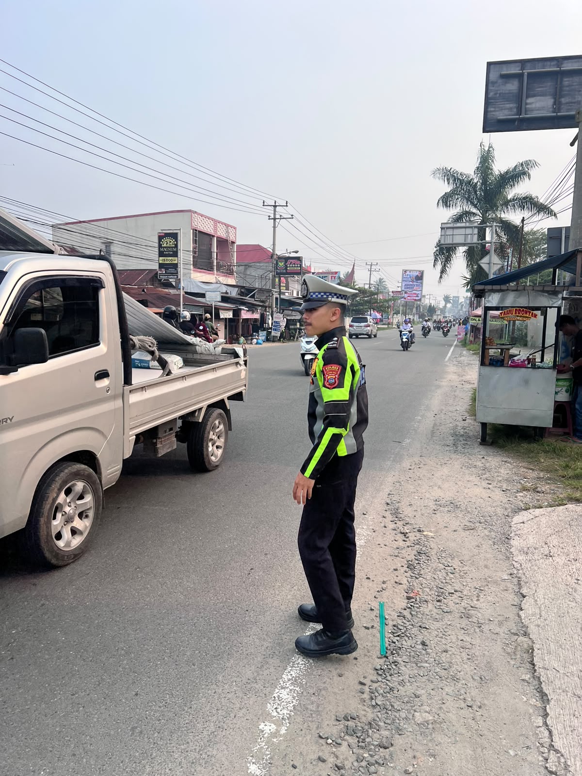 Satlantas Polres 50 Kota Gelar Preventif Sore, Pastikan Arus Lalu Lintas di Simpang SMA Negeri 1 Harau Lancar