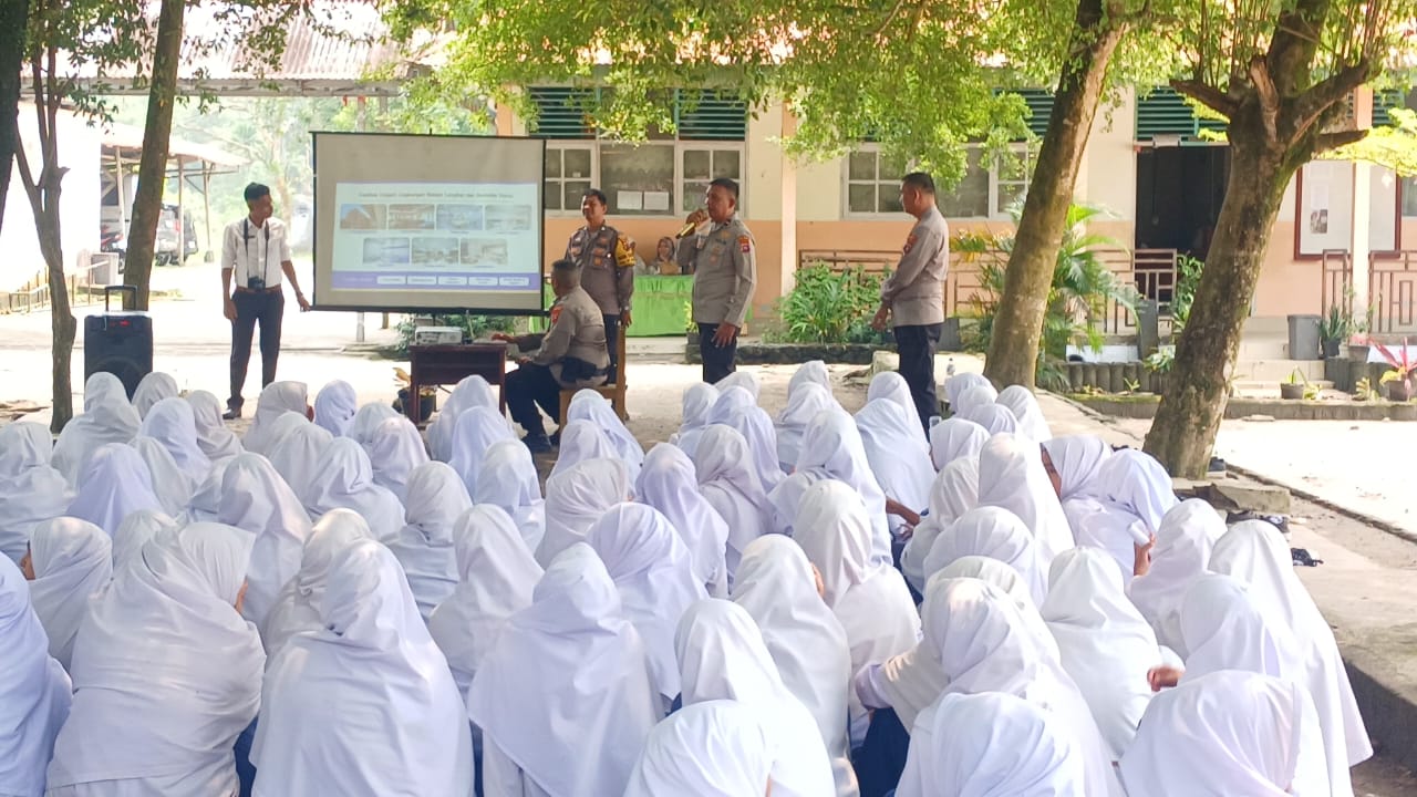 Polres Padang Pariaman melalui Polsek 2×11 Enam Lingkung Sosialisasikan SPMB SMA KTB dan Perkuat Kamtibmas
